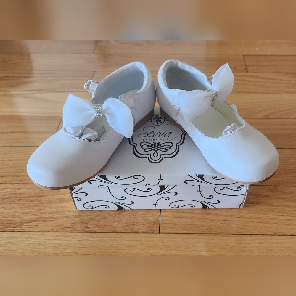NEW!Girls Mary Jane Shoes Sevva, Size UK 2/34